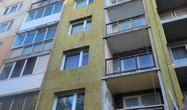 Aktuálne realizované - Modernizácia bytového domu Húskova 21, 23, 25