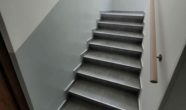 Aktuálne realizované - Rekonštrukcia interiéru BD Kuzmányho 7