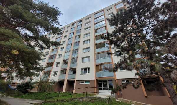 Modernizácia bytového domu Húskova 21, 23, 25