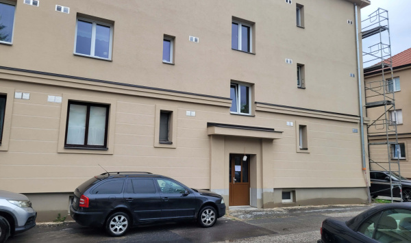 Obnova bytového domu, Pasteurova 7, 9