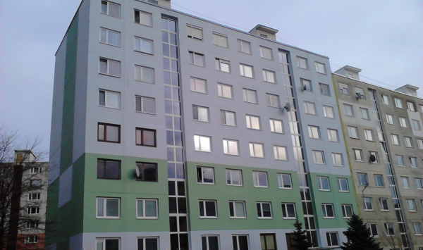 Obnova fasády a balkónových čiel termoizolačným náterom na ulici Čordákova 18-20